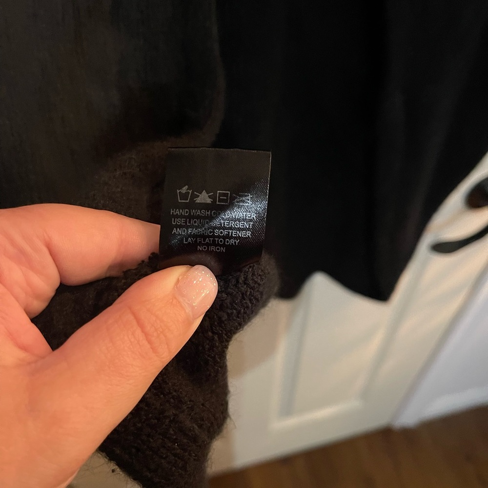 Black Plus Sweater - Picture 7 of 9